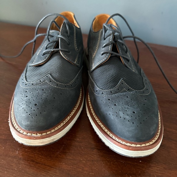 Johnston & Murphy Cloth Wingtip - Picture 1 of 3
